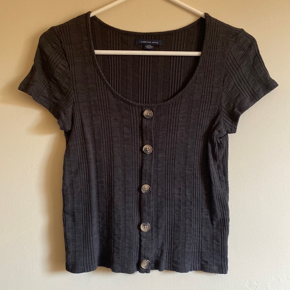 Black ribbed tee